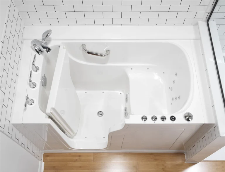 Bath Planet bathtub with jets.
