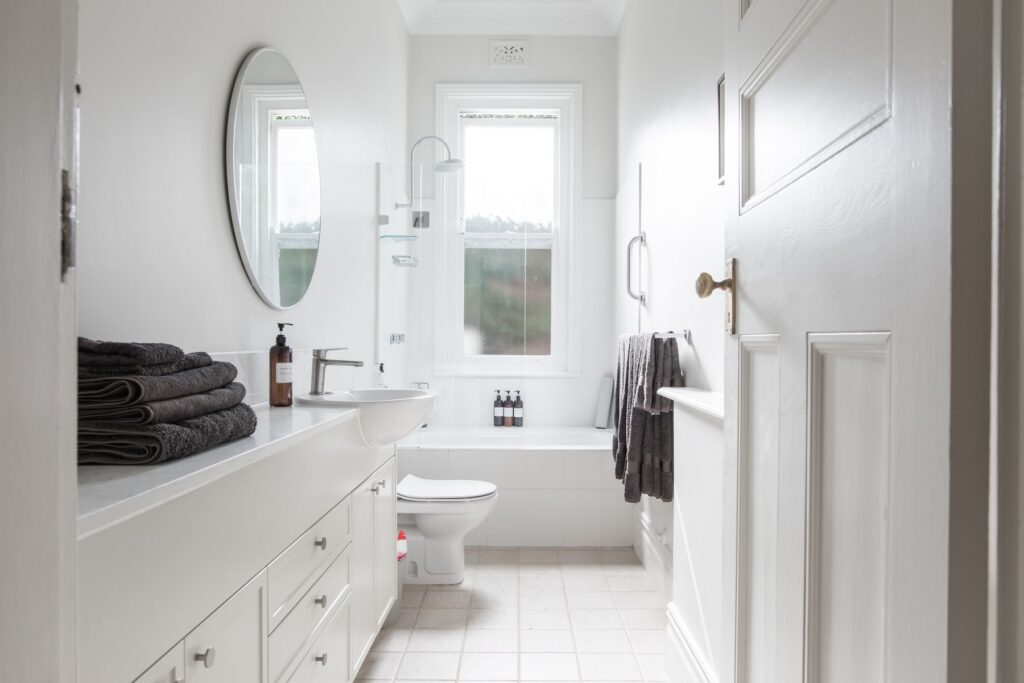 small bathroom remodel by Bath Planet of Eastern Michigan.