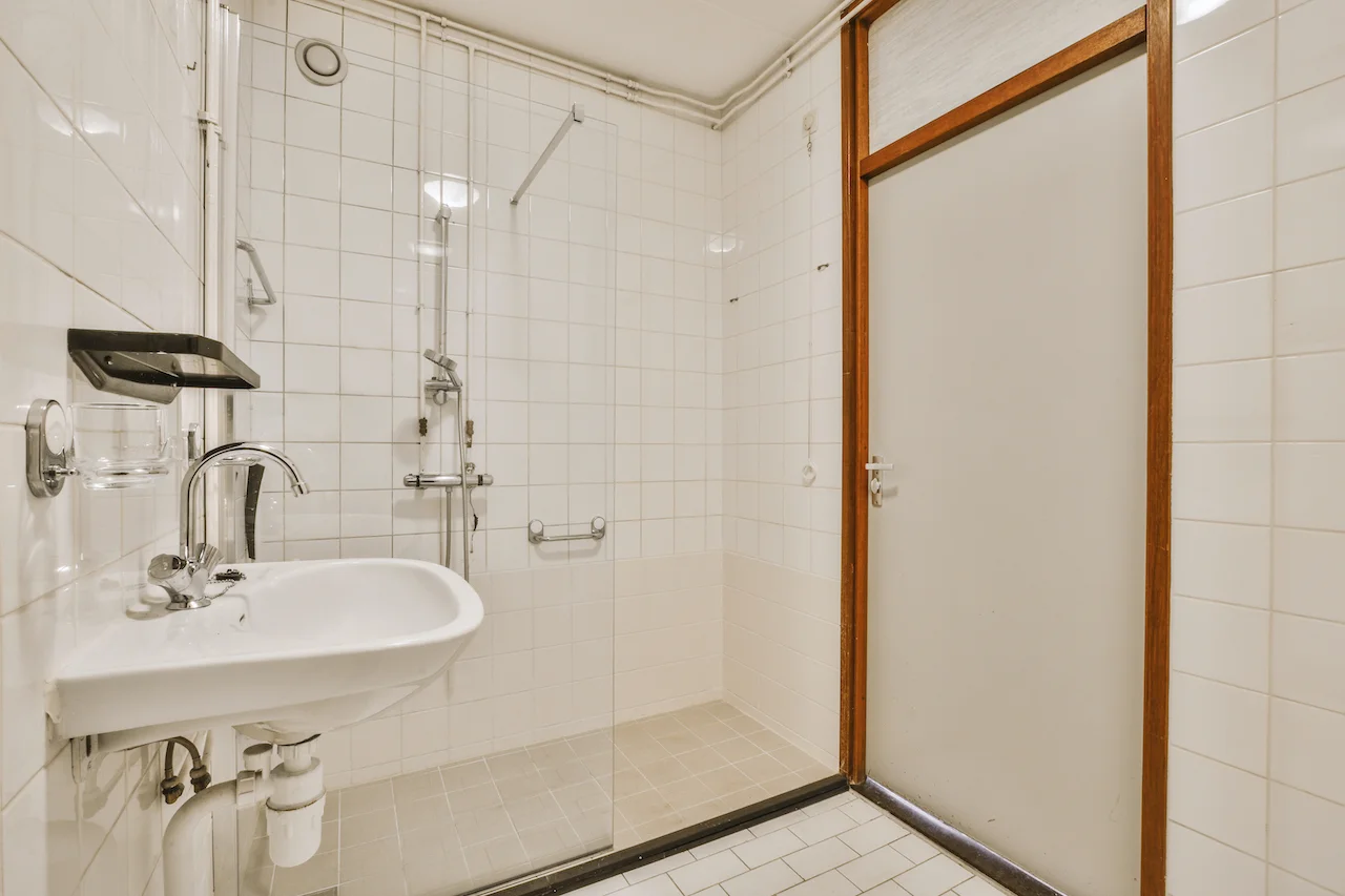 Best Showers for Seniors: Safe and Accessible Options