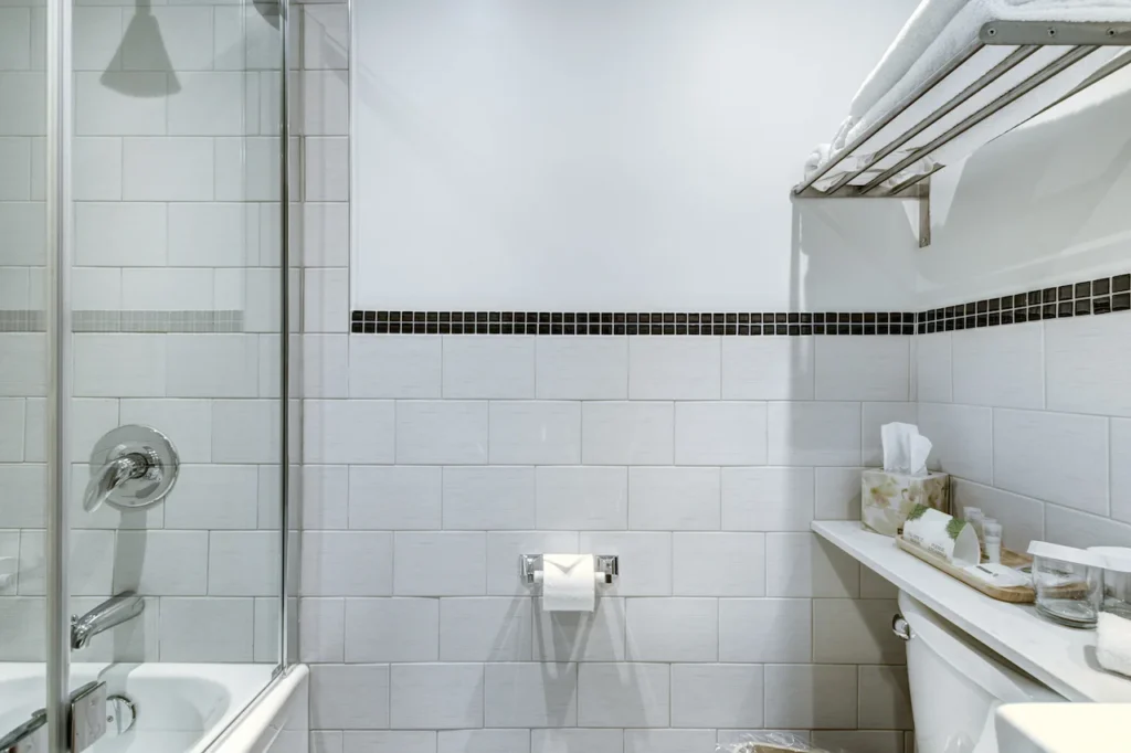 How to Clean Bathroom Tile and Grout: A Complete Guide for Homeowners