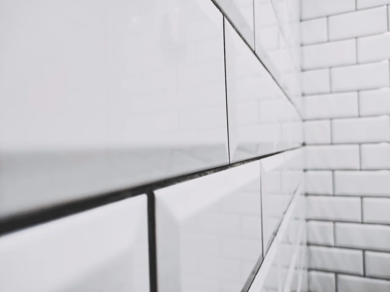 How to Clean Bathroom Tile and Grout: A Complete Guide for Homeowners